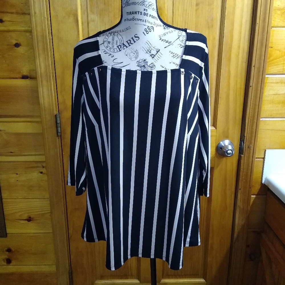 🎈🎈Adriana Papell Top🎈🎈